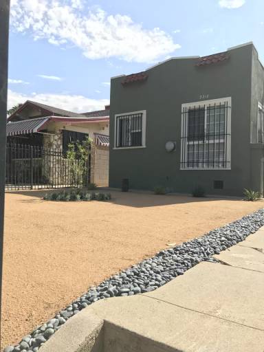 Main picture of 2218 1/4 7th Ave