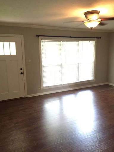 Main picture of 1218 W White Oak Dr