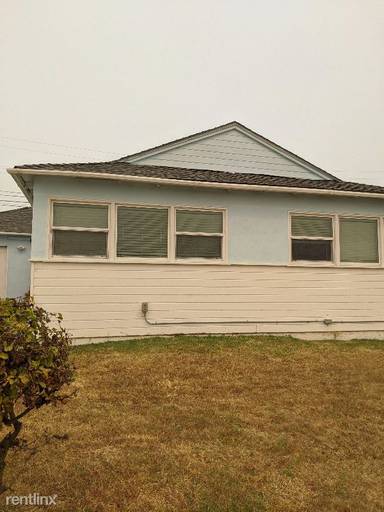 Main picture of 18 Los Flores Ave
