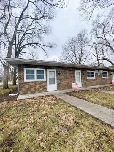 Main picture of 725 E McNeil Ave