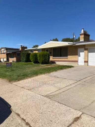 Main picture of 241 W 750 N