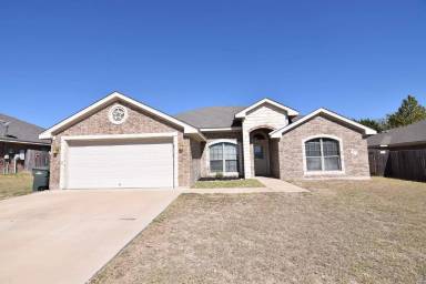 Main picture of 2002 Bailey Dr