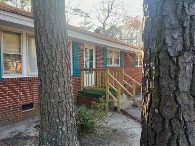 Main picture of 1905 Windsor Dr