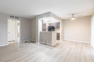 Main picture of 2290 Ridgmar Plz