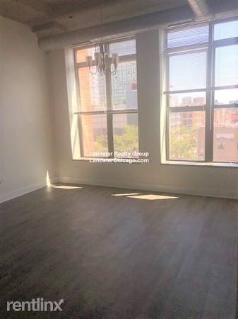 Main picture of 2036 S Michigan Ave