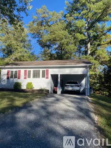 Main picture of 4004 Luwana Ln