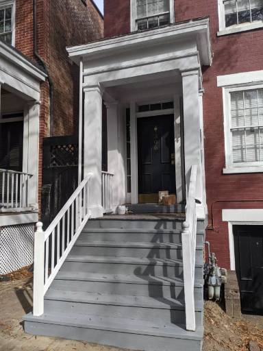 Main picture of 306 W Marshall St