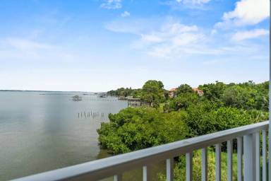 Main picture of 480 Sail Ln