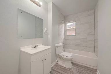 Main picture of 5646 Cedarburg Dr