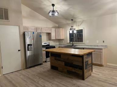 Main picture of 2932 Country Club Dr