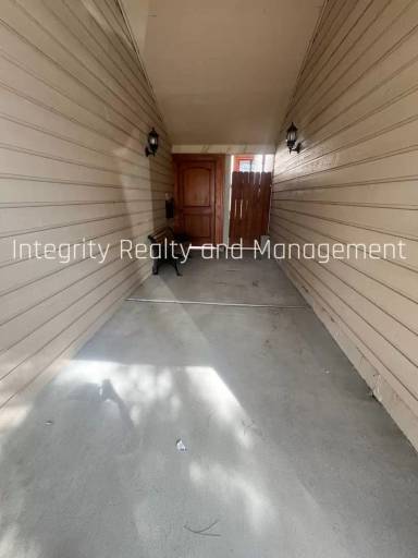 Main picture of 6598 Pinewood Dr