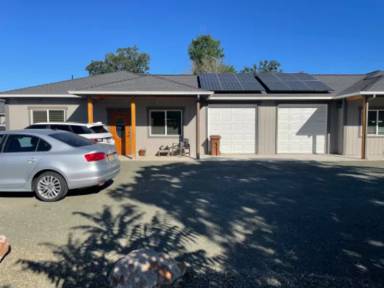 Main picture of 21081 Barnes St