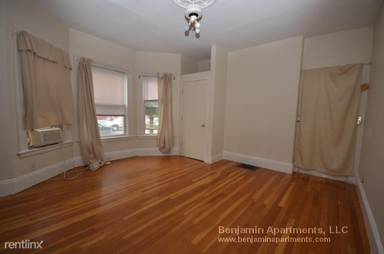 Main picture of 23 North Beacon St