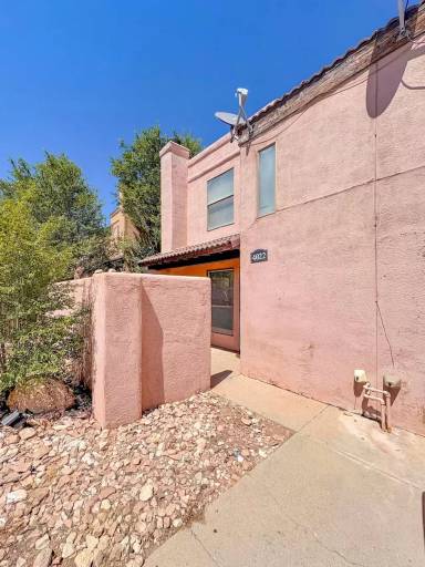Main picture of 4022 N Calle Grande