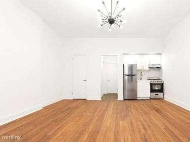 Main picture of 2 E 30th St