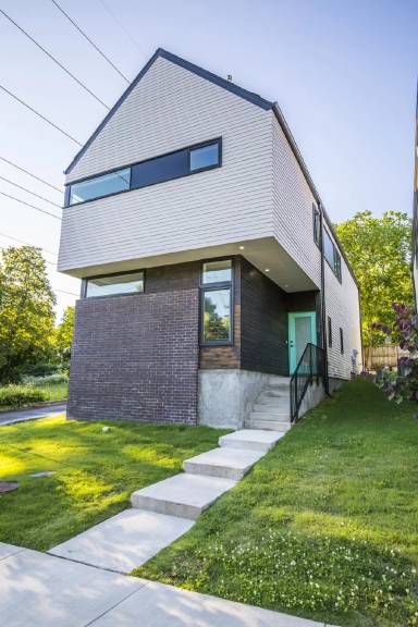 Main picture of 730 W Stone St