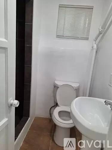 Main picture of 4866 Orange Ave