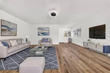 Main picture of 7253 Variel Ave