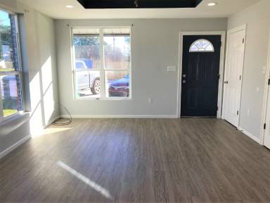 Main picture of 3703 Common St
