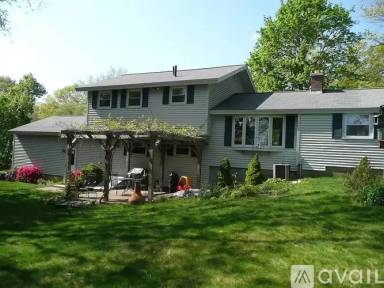 Main picture of 1 Cayuga Dr
