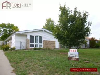 Main picture of 605 Plaza Dr