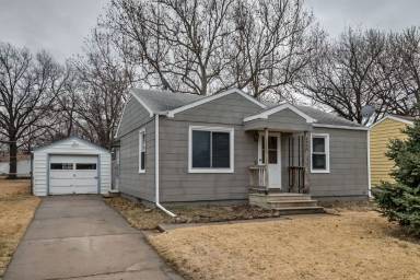 Main picture of 3420 N 51st St