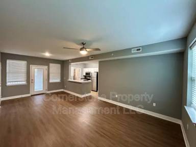 Main picture of 935 Michigan St