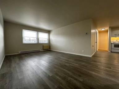 Main picture of 125 Bader St