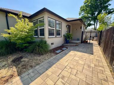 Main picture of 2240 33rd St