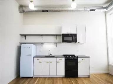 Main picture of 1456 N Milwaukee Ave