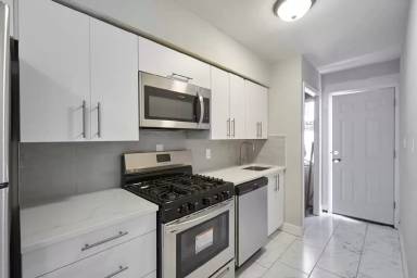 Main picture of 2419 21st Pl NE