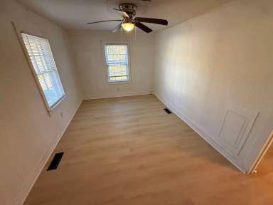 Main picture of 524 Hardwick Ave