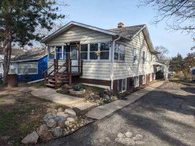 Main picture of 618 Lake St