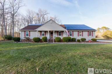 Main picture of 5621 Pond Ln