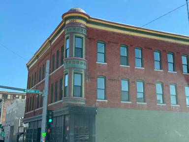 Main picture of 144 W Park St