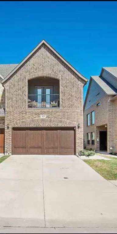 Main picture of 323 Featherstone Trl