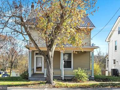 Main picture of 348 N 4th St