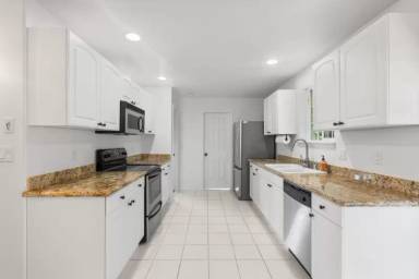 Main picture of 4555 California Trl
