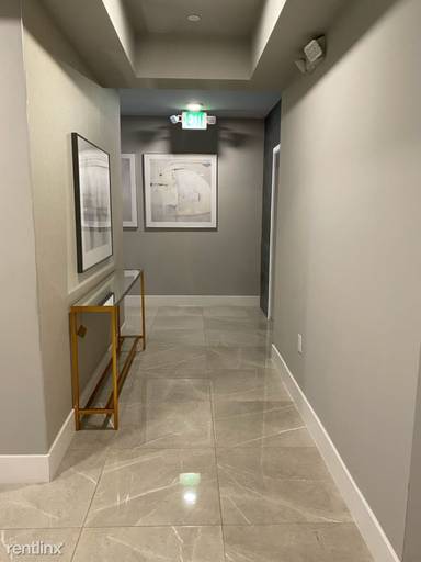 Main picture of 909 S Le Doux Rd