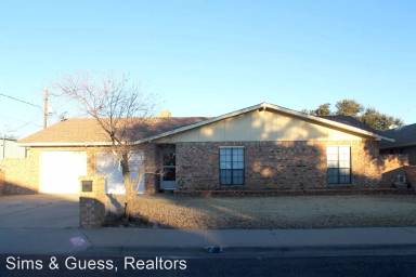 Main picture of 2 Graves Ct