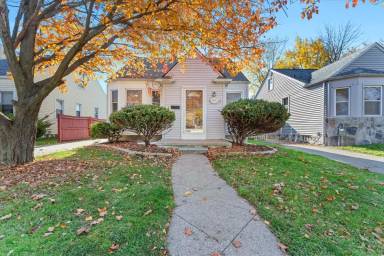 Main picture of 1771 Dee St