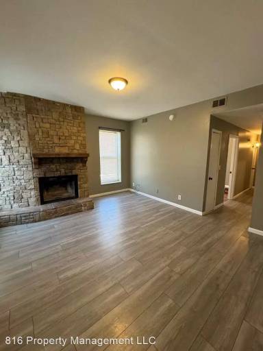 Main picture of 301 Benton Blvd