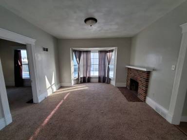 Main picture of 1718 Washington St