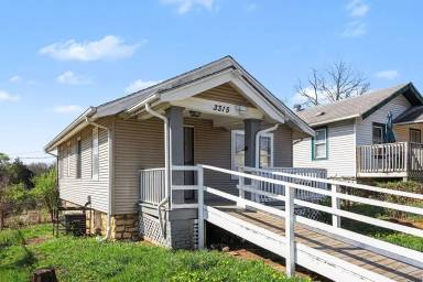 Main picture of 3311 E 52nd St