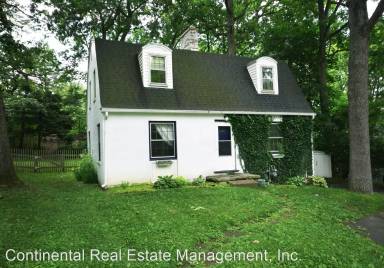 Main picture of 900 N Atherton St