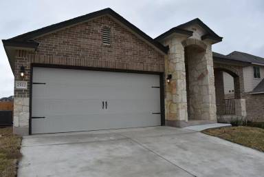 Main picture of 2512 Bargello St