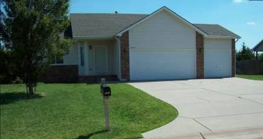 Main picture of 9307 E 43rd Cir N
