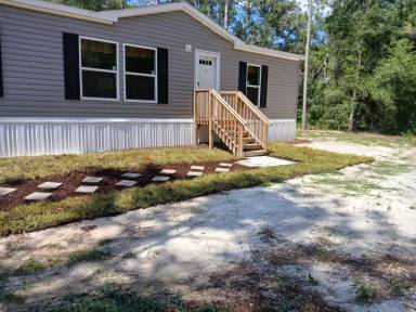 Main picture of 208 Dawn Ave