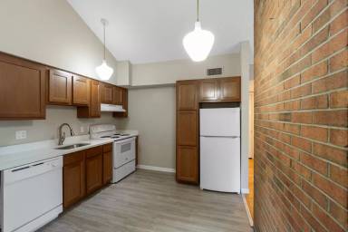 Main picture of 101 Waldorf Pkwy