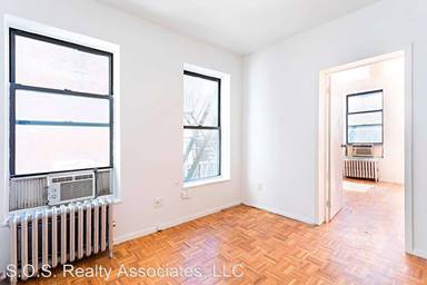 Main picture of 37 1/2 Saint Marks Pl